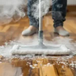 Zlozvyky pri upratovaní, ktoré poškodzujú vaše podlahy, ani si to neuvedomujete